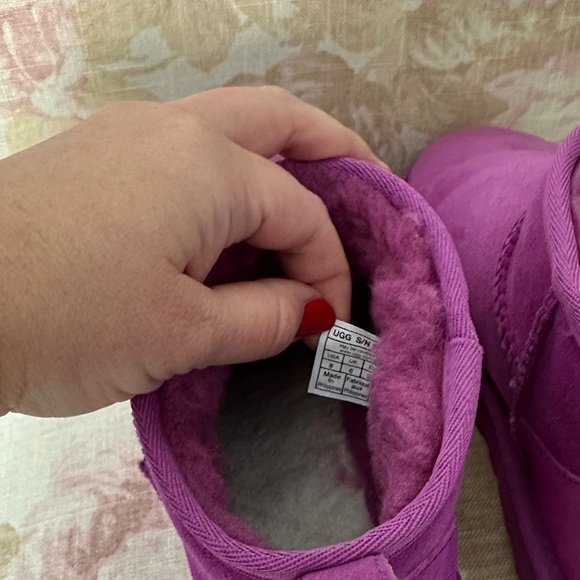 UGG Ultra Mini Classic Boot (Women) Size 8 - Picture 4 of 8